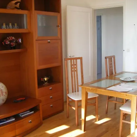 Apartment Royan, 3 Pieces, 4 Personnes - Fr-1-494-17